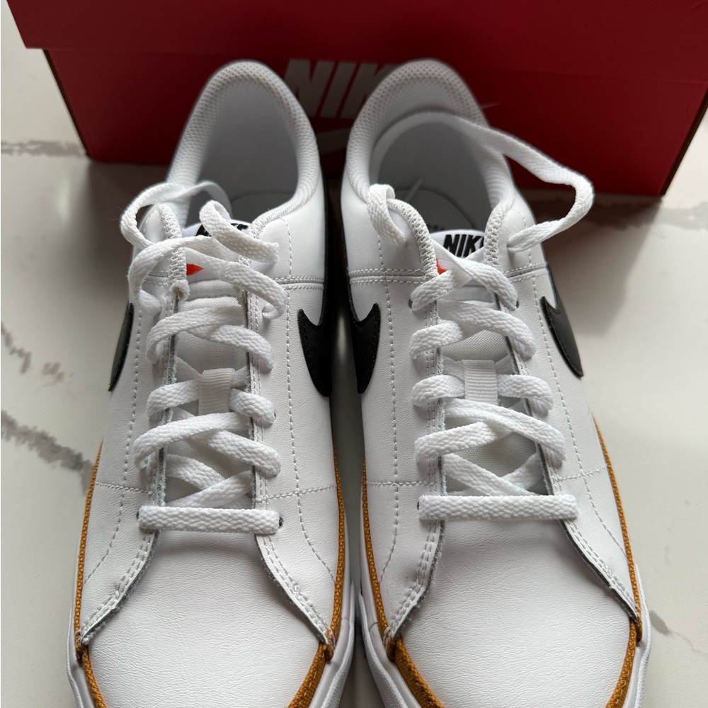 Nike Legacy Size 5 youth sneakers! (fits like a 7 women)